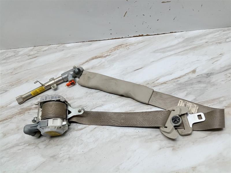 2013 SUBARU LEGACY 4cyl Gasoline 2.5 Seat Belt, Front - 23731 — photo 1