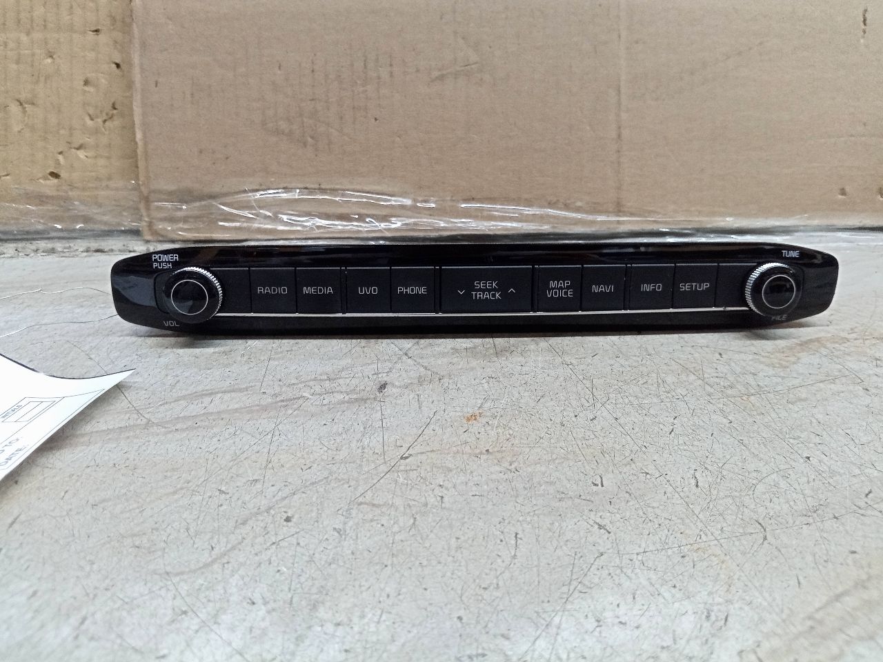 2016 KIA SEDONA 6cyl Gasoline 3.3 Radio Audio - 237700 — photo 1