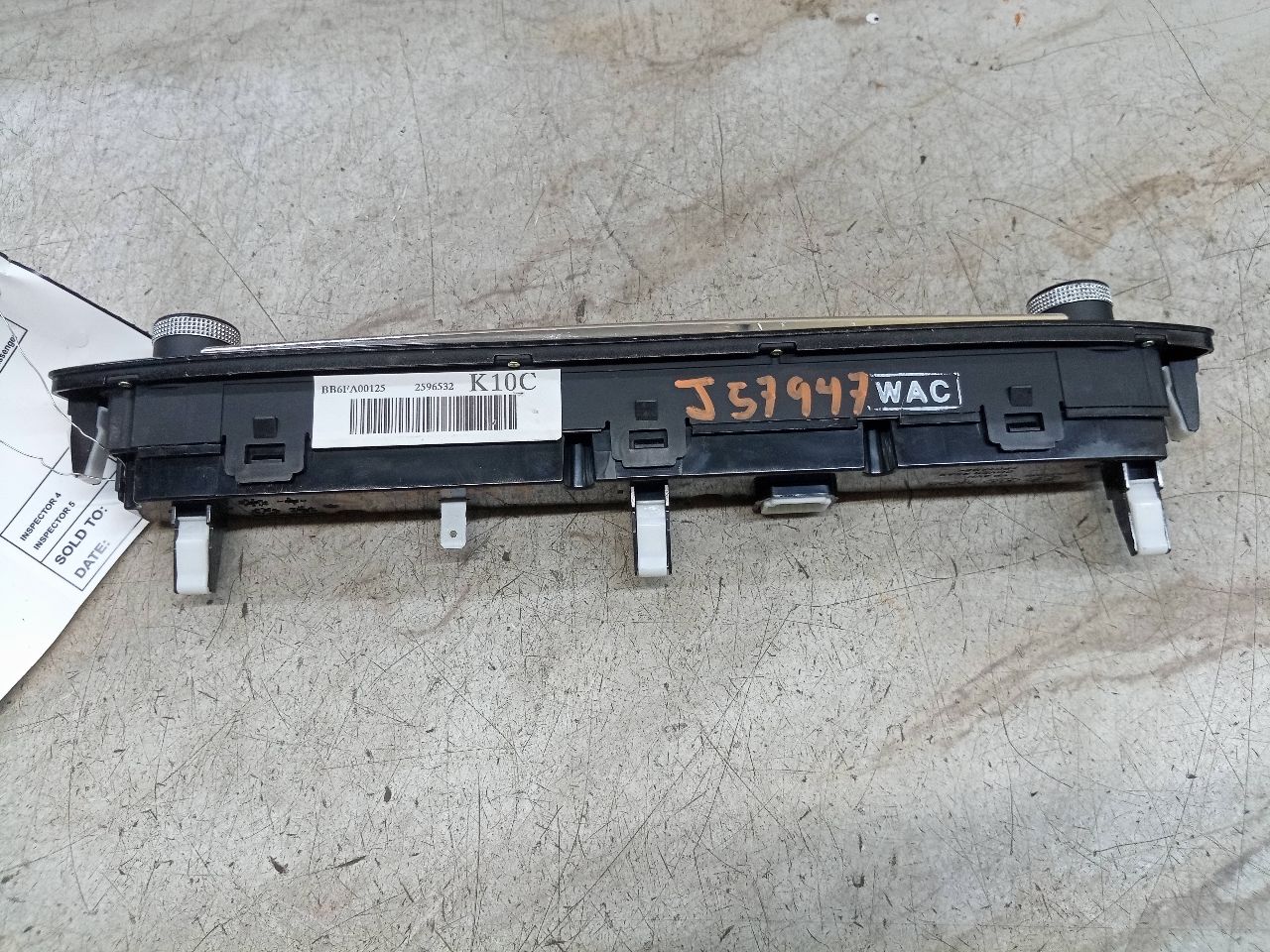 2016 KIA SEDONA 6cyl Gasoline 3.3 Radio Audio - 237700 — photo 3