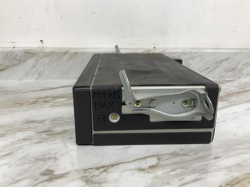 2000 LEXUS RX300 Radio Audio - 2378 — photo 4