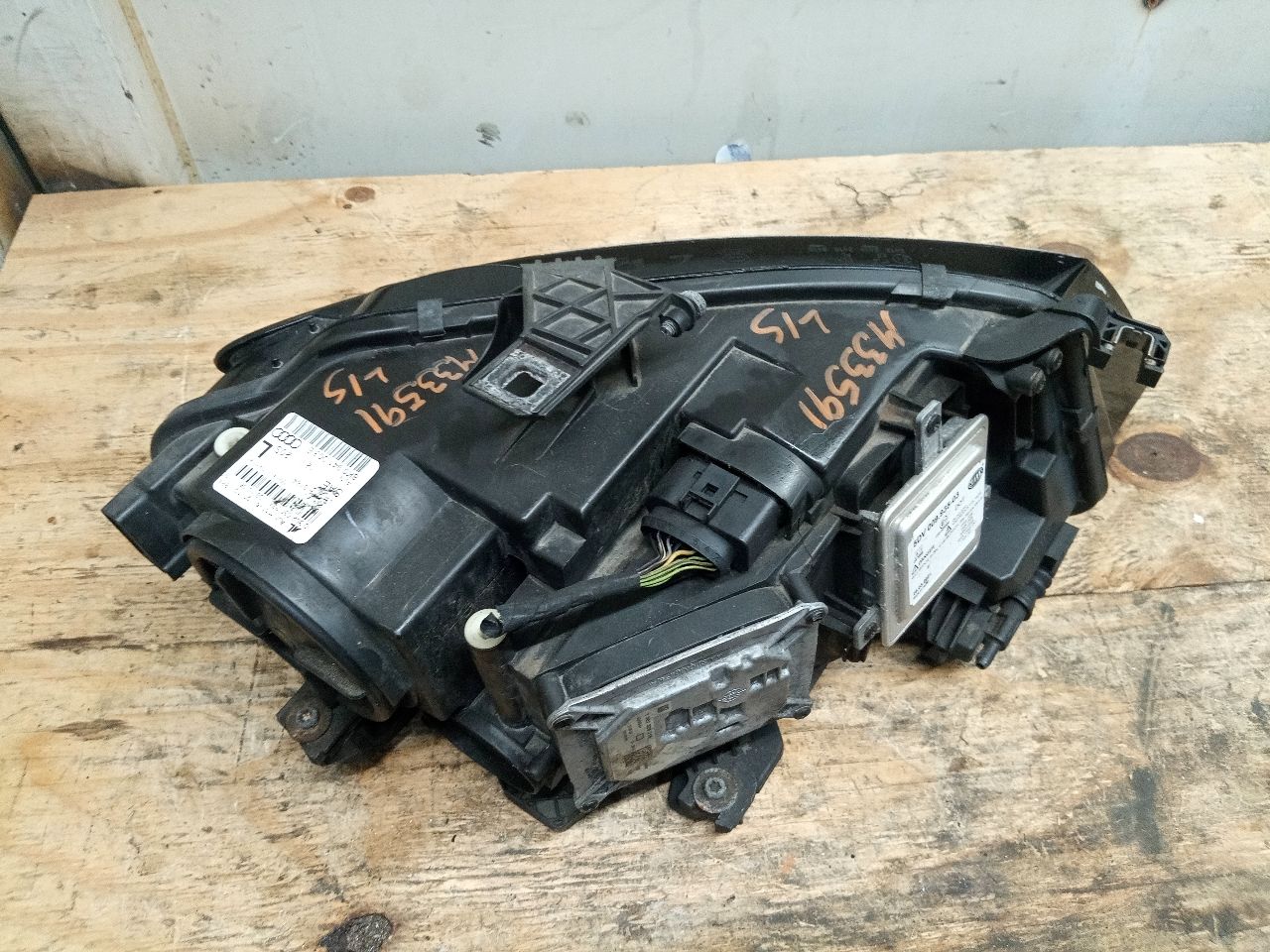 2009 AUDI A4 Left HEADLAMP ASSEMBLY - 2380 — photo 2