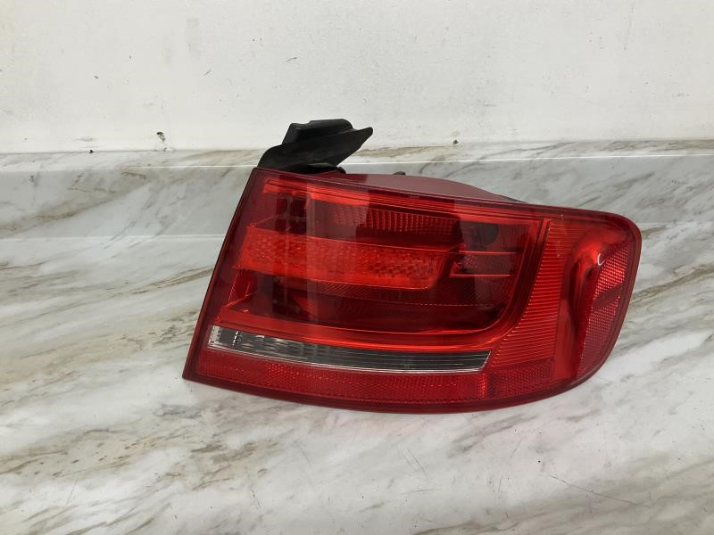 2009 AUDI A4 Right TAIL LAMP - 2381 — photo 1