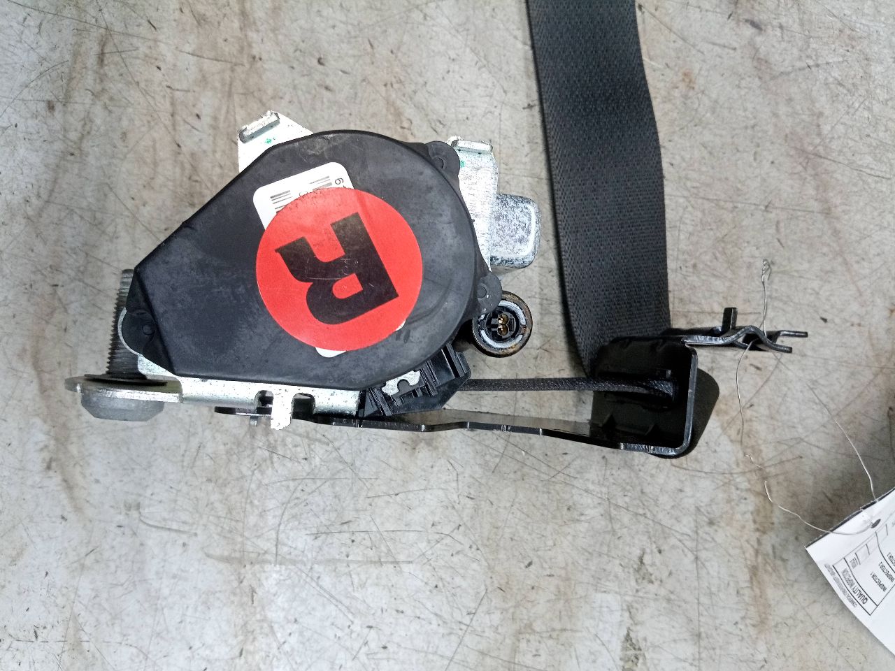2017 AUDI A4 4cyl Gasoline Turbo 2.0 Seat Belt, Front - 238475 — photo 6