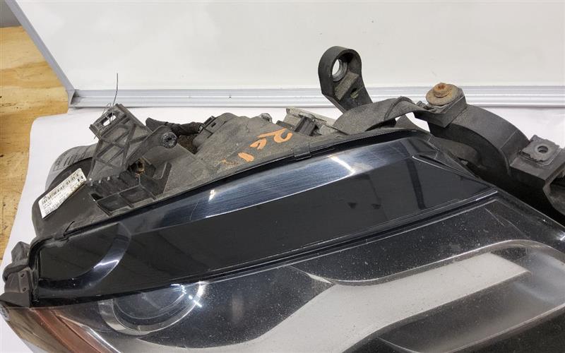 2011 AUDI A4 Right HEADLAMP ASSEMBLY - 23928 — photo 1