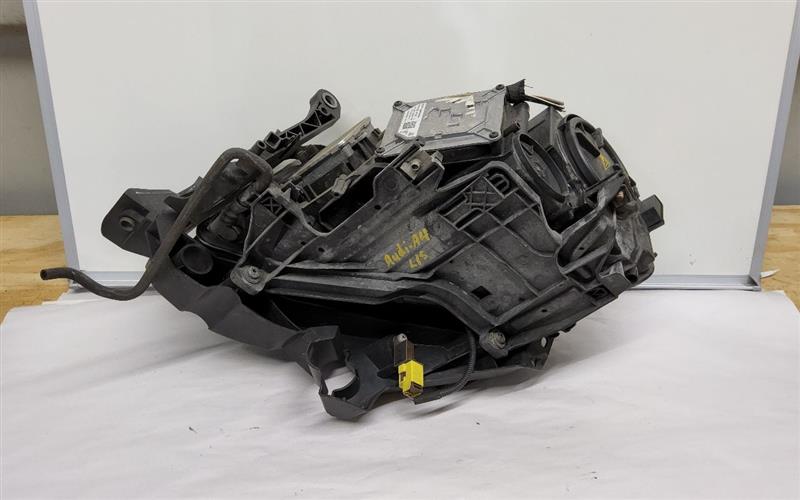 2011 AUDI A4 Right HEADLAMP ASSEMBLY - 23928 — photo 4