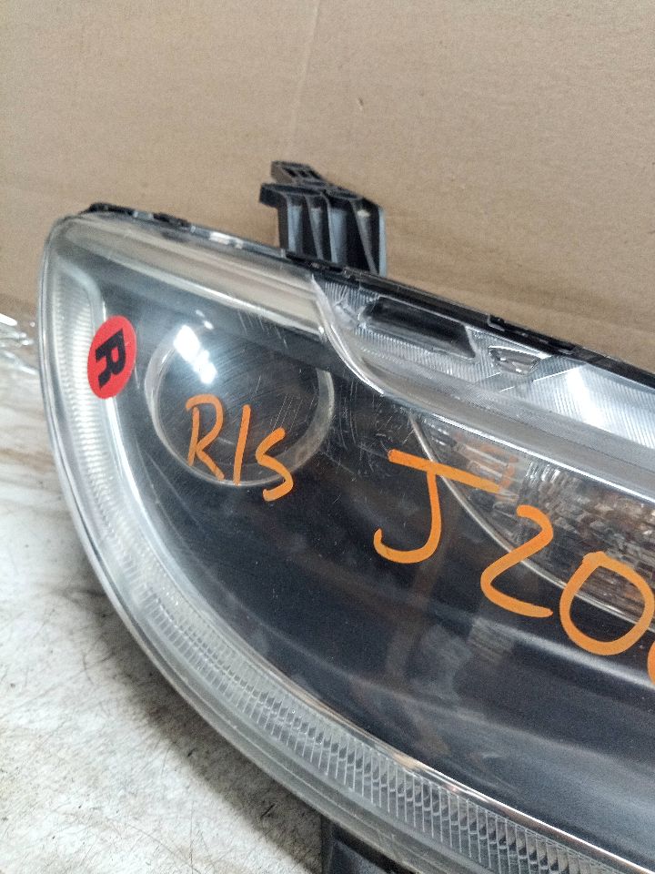 2015 CHRYSLER 200 4cyl Gasoline 2.4 Right HEADLAMP ASSEMBLY - 239298 — photo 2