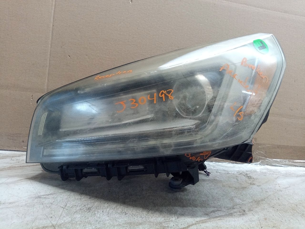 2015 GMC ACADIA 6cyl Gasoline 3.6 Left HEADLAMP ASSEMBLY - 239368