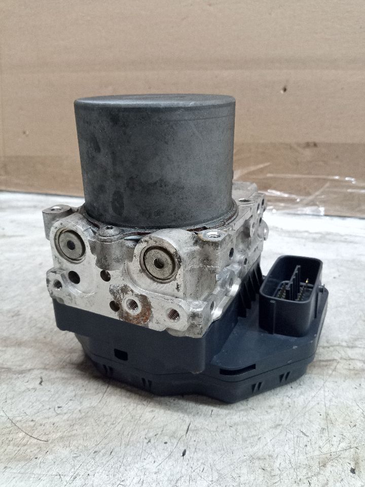 2011 TOYOTA SIENNA 6cyl Gasoline 3.5 Anti-lock Brake Pts - 239453 — photo 4