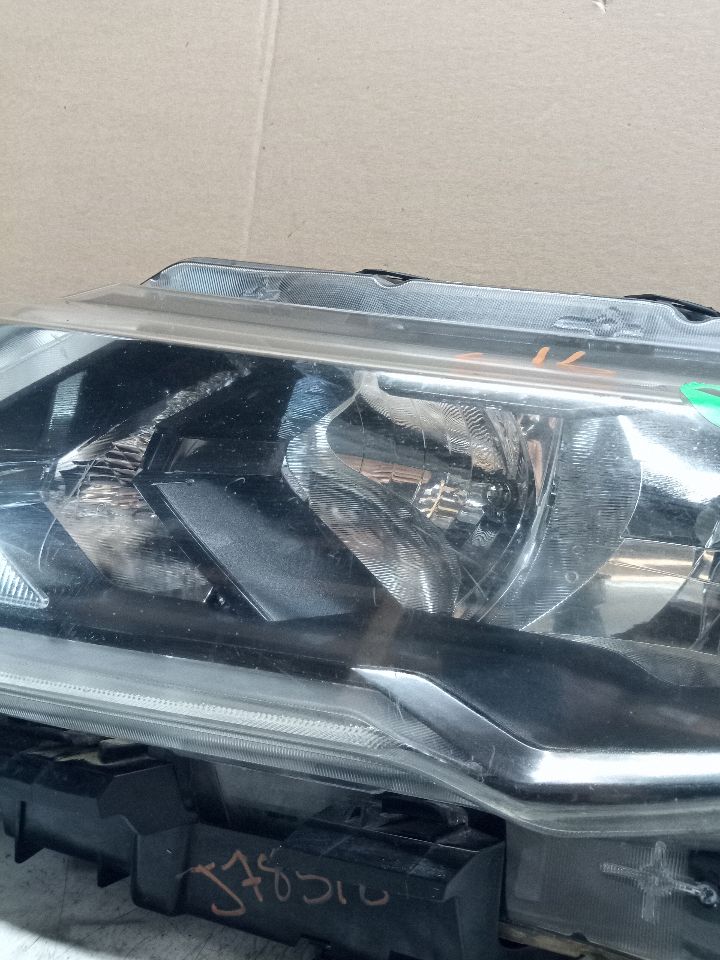 2017 NISSAN ROGUE 2.5L 4cyl Gasoline VVT Left HEADLAMP ASSEMBLY - 239561 — photo 2