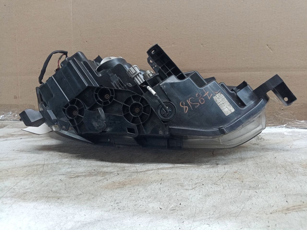 2017 NISSAN ROGUE 2.5L 4cyl Gasoline VVT Left HEADLAMP ASSEMBLY - 239561 — photo 6