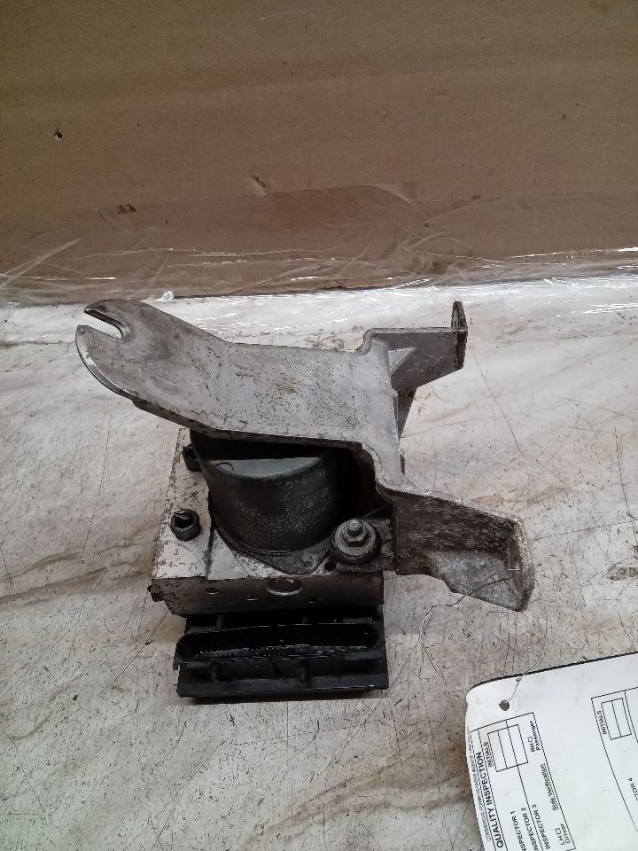 2007 ACURA MDX 3.7L 6cyl Gasoline Anti-lock Brake Pts - 239692 — photo 2