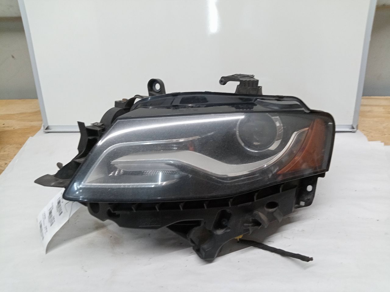 2011 AUDI A4 Left HEADLAMP ASSEMBLY - 24003 — photo 1