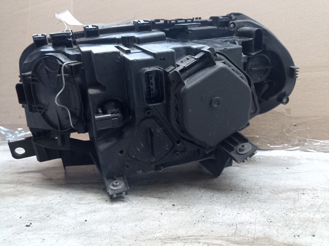 2007 BMW X3 6cyl Gasoline 3.0 Right HEADLAMP ASSEMBLY - 240462 — photo 4