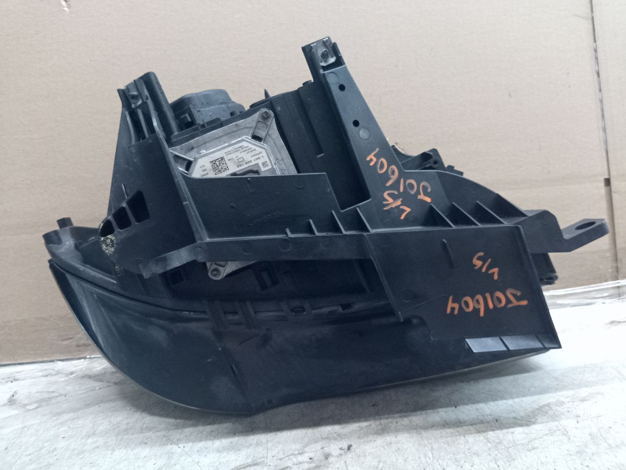 2007 BMW X3 6cyl Gasoline 3.0 Left HEADLAMP ASSEMBLY - 240463 — photo 6