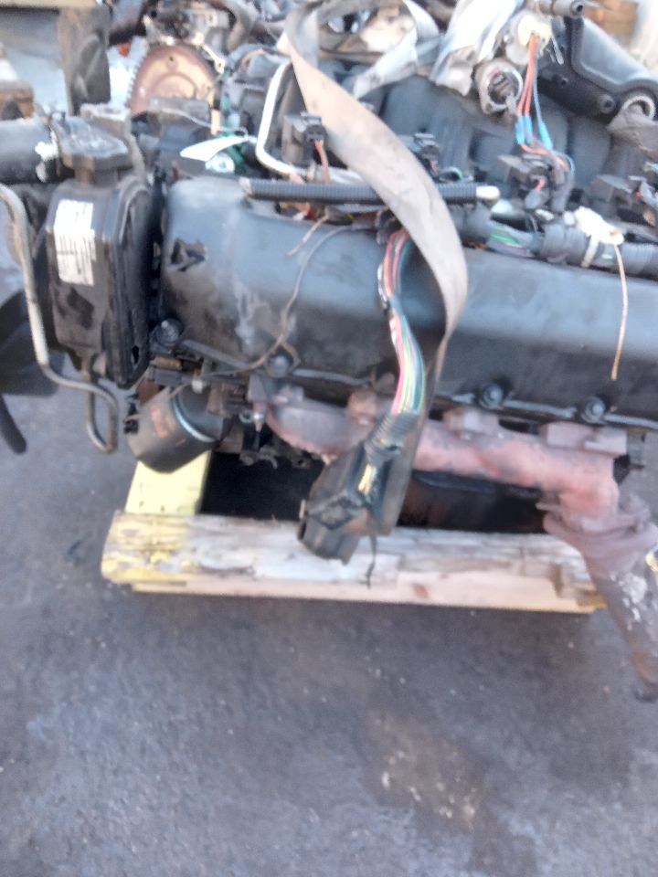 2006 JEEP COMMANDER 8cyl Gasoline 4.7 ENGINE ASSEMBLY - 240557