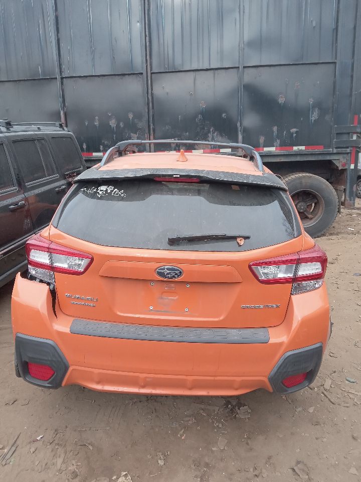 2018 SUBARU XV CROSSTREK 2.0L 4cyl Gasoline VVT Decklid  Tailgate - 240568 — photo 6