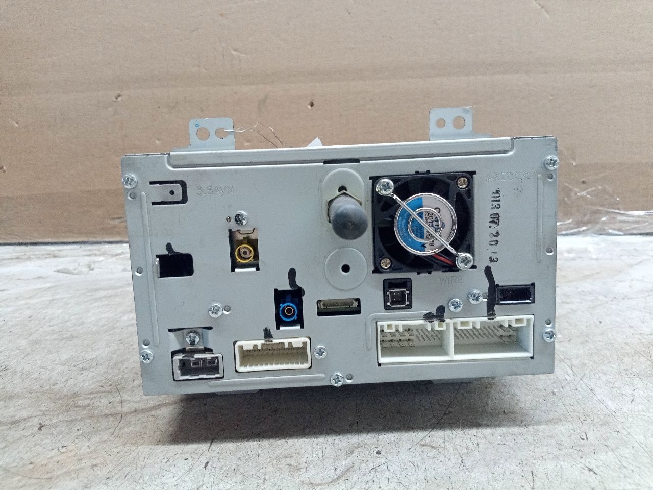 2014 KIA CADENZA 6cyl Gasoline 3.3 Radio Audio - 240644 — photo 5
