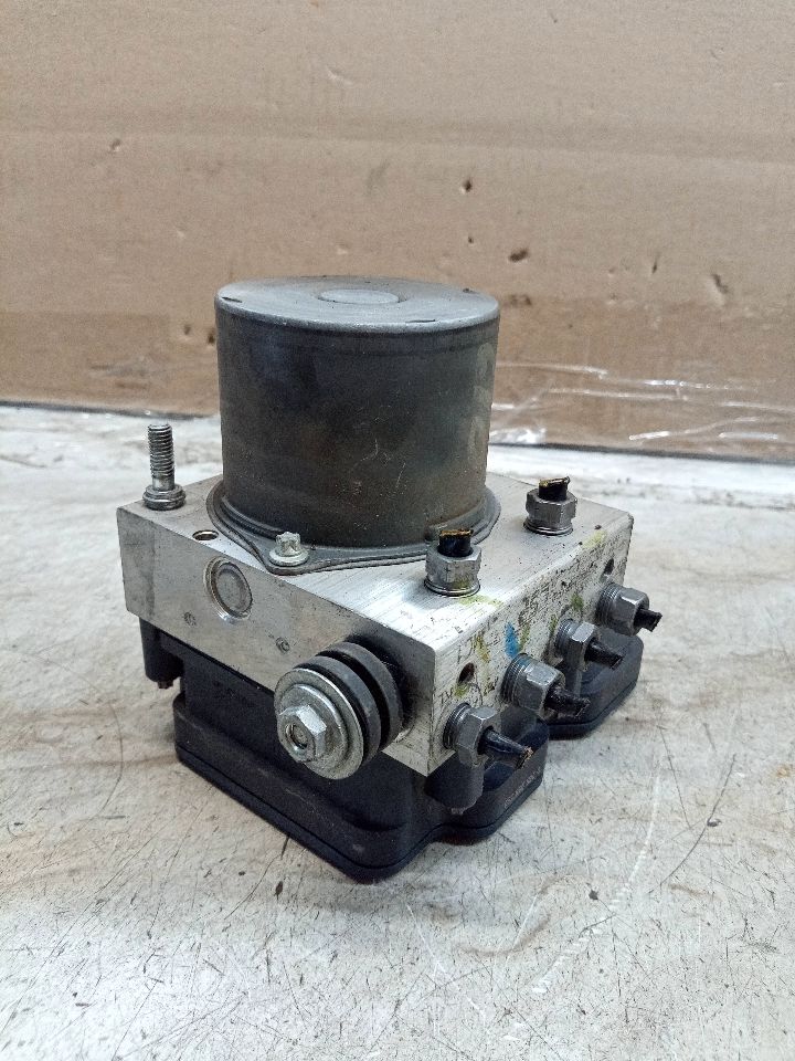 2013 TOYOTA SIENNA 6cyl Gasoline 3.5 Anti-lock Brake Pts - 241055 — photo 3
