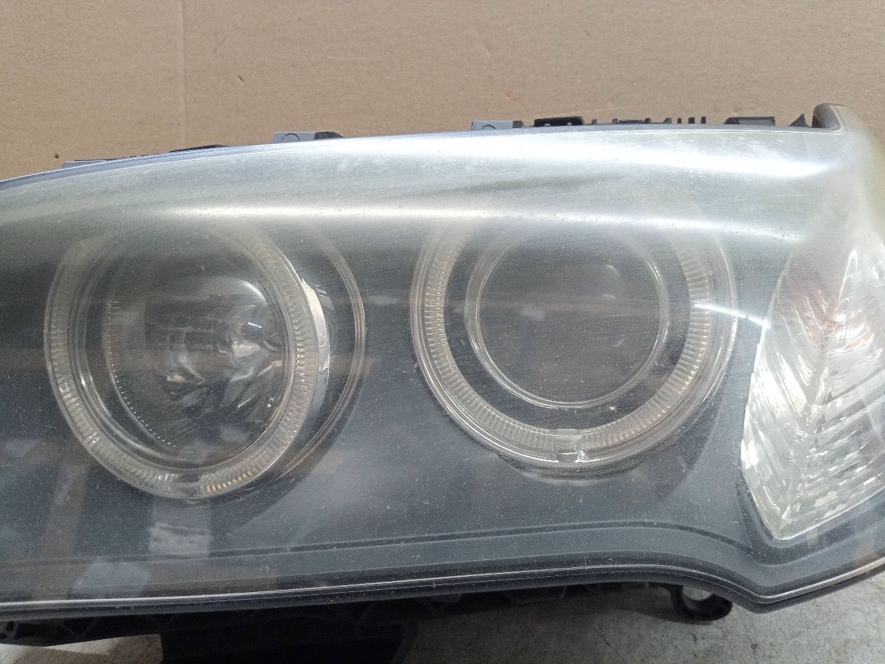 2009 BMW X3 6cyl Gasoline 3.0 Left HEADLAMP ASSEMBLY - 241577 — photo 2