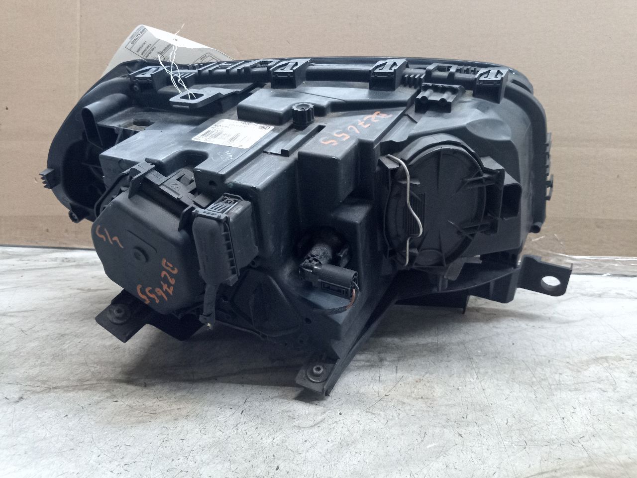 2009 BMW X3 6cyl Gasoline 3.0 Left HEADLAMP ASSEMBLY - 241577 — photo 3