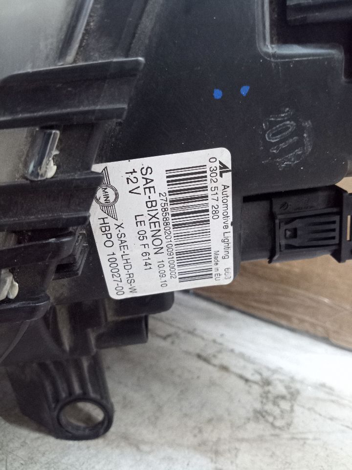 2011 MINI COOPER COOPER 4cyl Gasoline Turbo 1.6 Right HEADLAMP ASSEMBLY - 241578 — photo 3