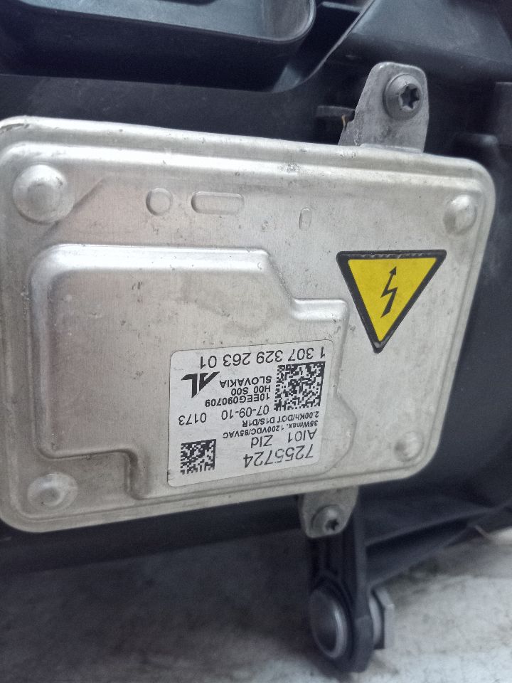 2011 MINI COOPER COOPER 4cyl Gasoline Turbo 1.6 Right HEADLAMP ASSEMBLY - 241578 — photo 5