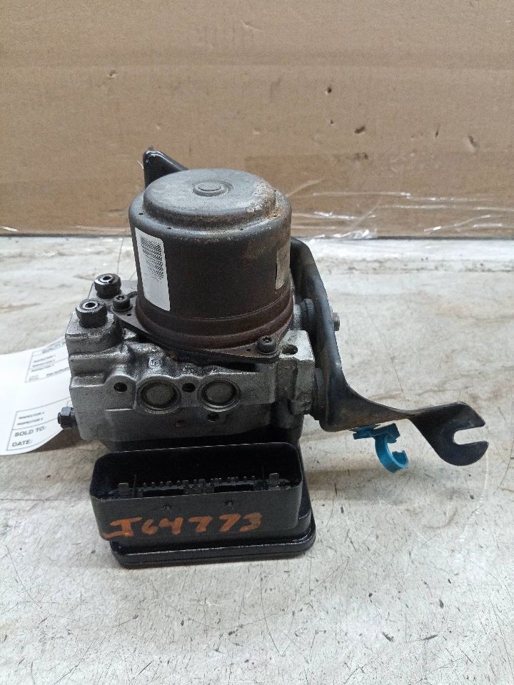 2005 ACURA TL 3.2L 6cyl Gasoline Anti-lock Brake Pts - 241594 — photo 1