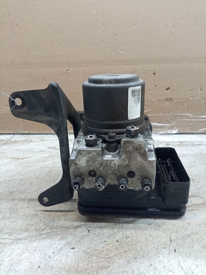 2005 ACURA TL 3.2L 6cyl Gasoline Anti-lock Brake Pts - 241594 — photo 4