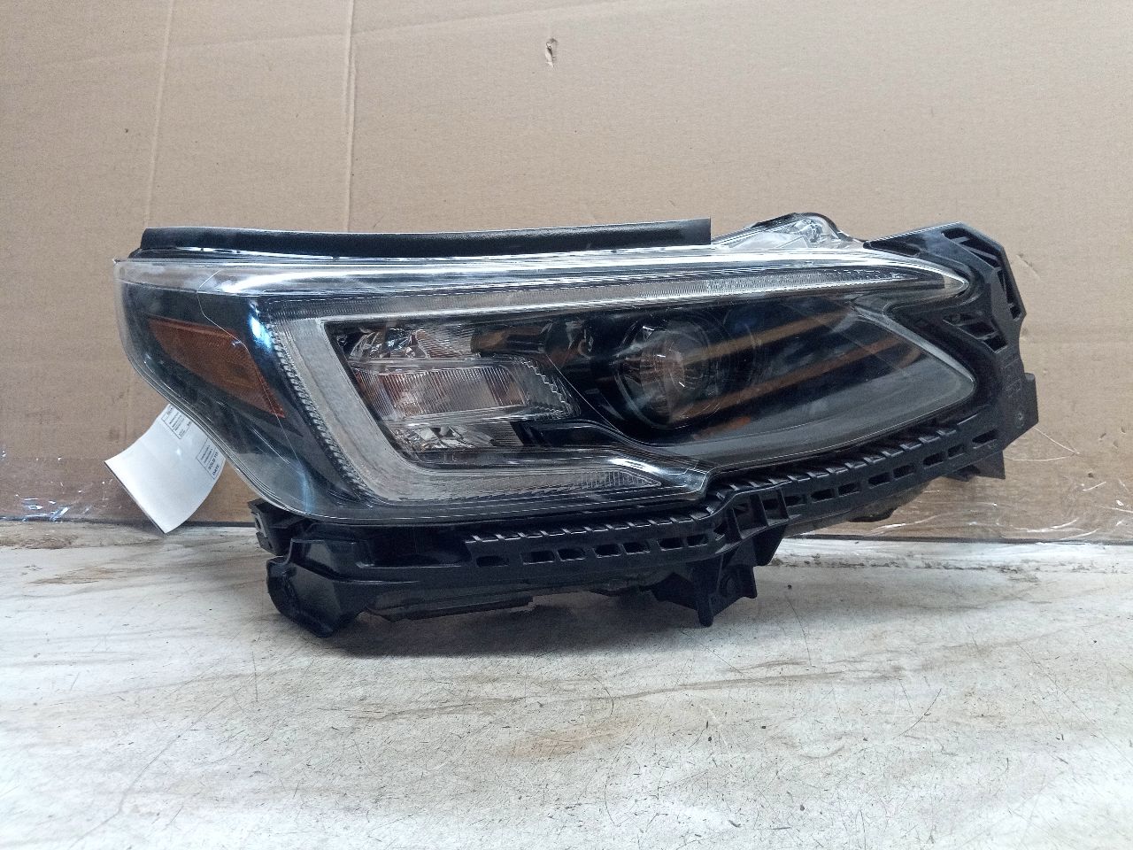 2020 SUBARU LEGACY Right HEADLAMP ASSEMBLY - 241713 — photo 1