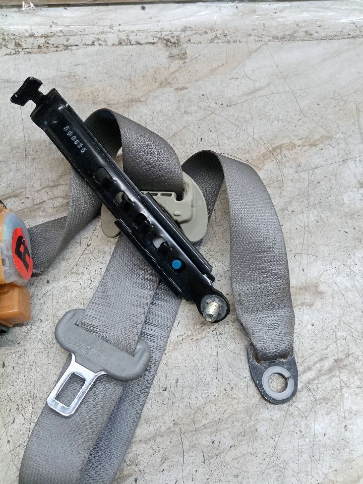 2007 TOYOTA AVALON 6cyl Gasoline 3.5 Seat Belt, Front - 241913 — photo 2