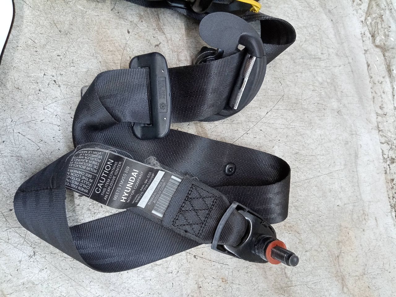 2012 HYUNDAI GENESIS Seat Belt, Front - 241920 — photo 2