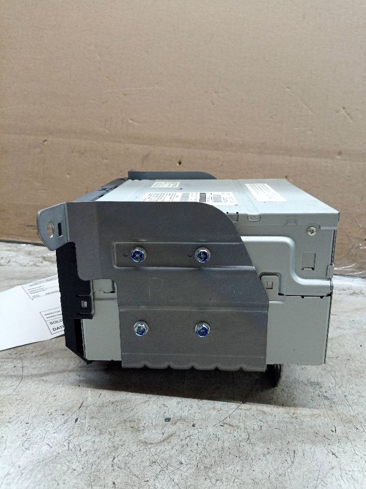 2010 ACURA TSX 2.4L 4cyl Gasoline VVT Radio Audio - 242458 — photo 5