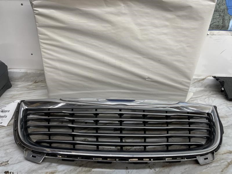 2012 CHRYSLER 200 GRILLE - 2426 — photo 1