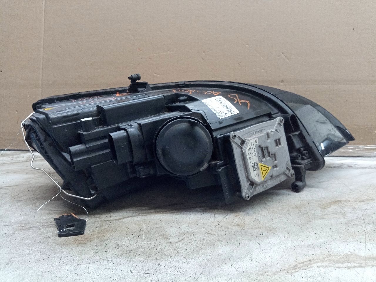 2010 AUDI TT 4cyl Gasoline Turbo 2.0 Left HEADLAMP ASSEMBLY - 243901 — photo 5