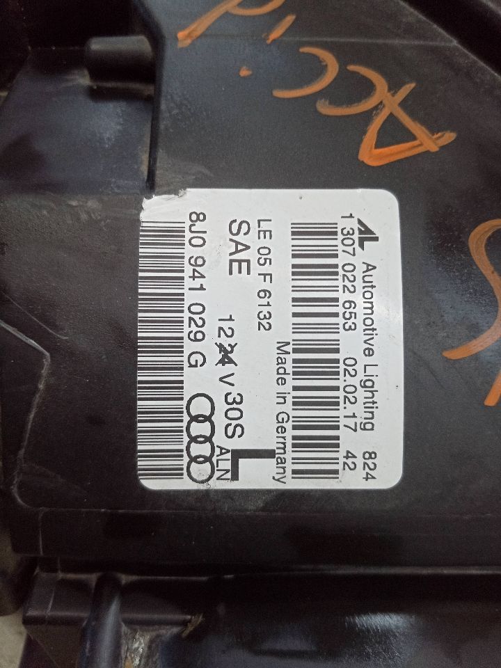 2010 AUDI TT 4cyl Gasoline Turbo 2.0 Left HEADLAMP ASSEMBLY - 243901 — photo 6