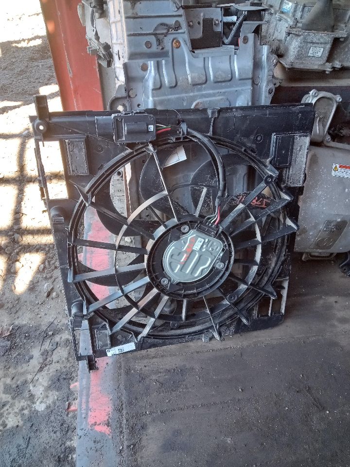 2022 BMW X3 2.0L 4cyl Turbo Gasoline RAD COND FAN MOTOR - 244211 — photo 2