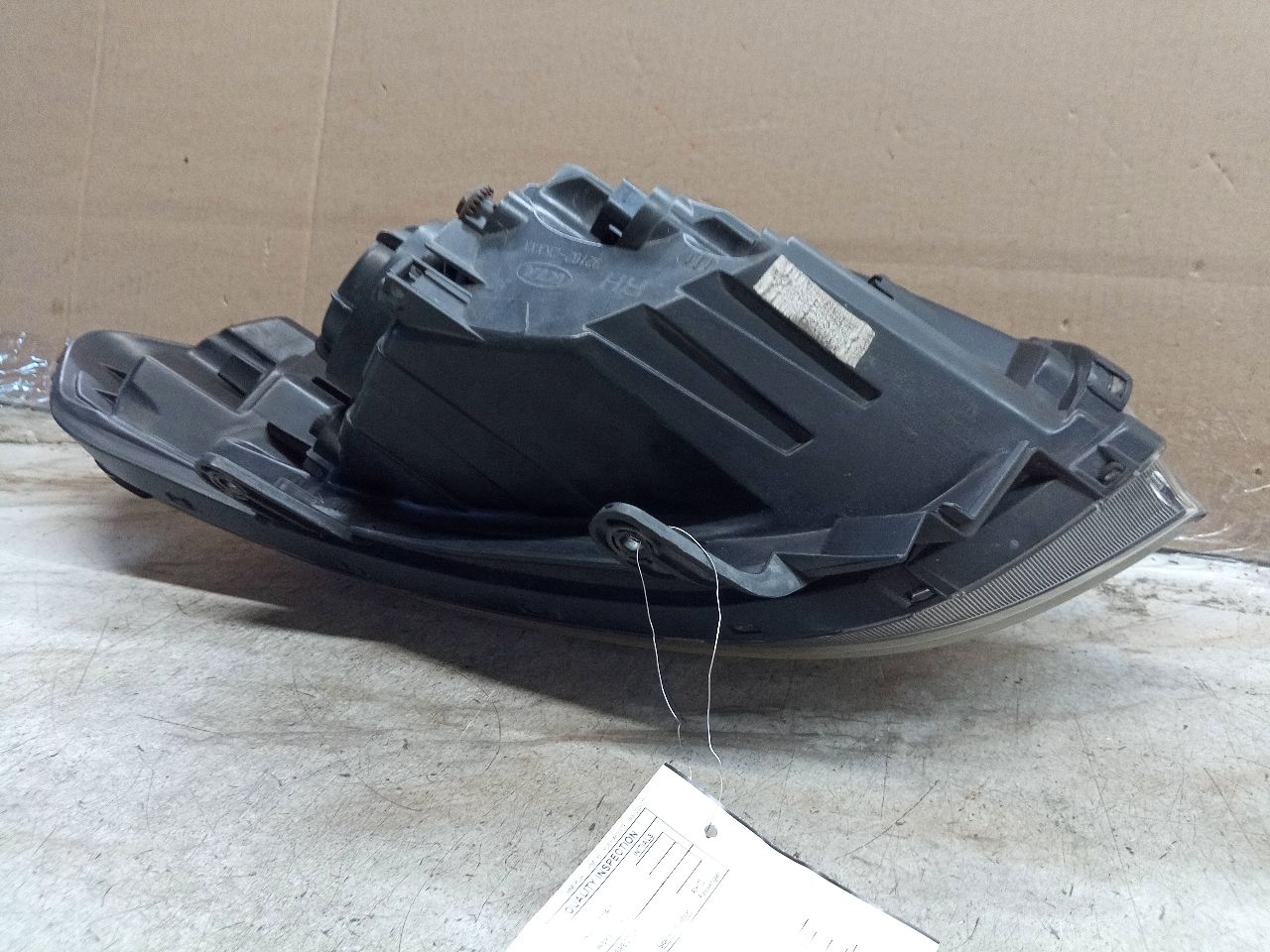 2011 KIA SOUL 4cyl Gasoline 1.6 Right HEADLAMP ASSEMBLY - 244449 — photo 3