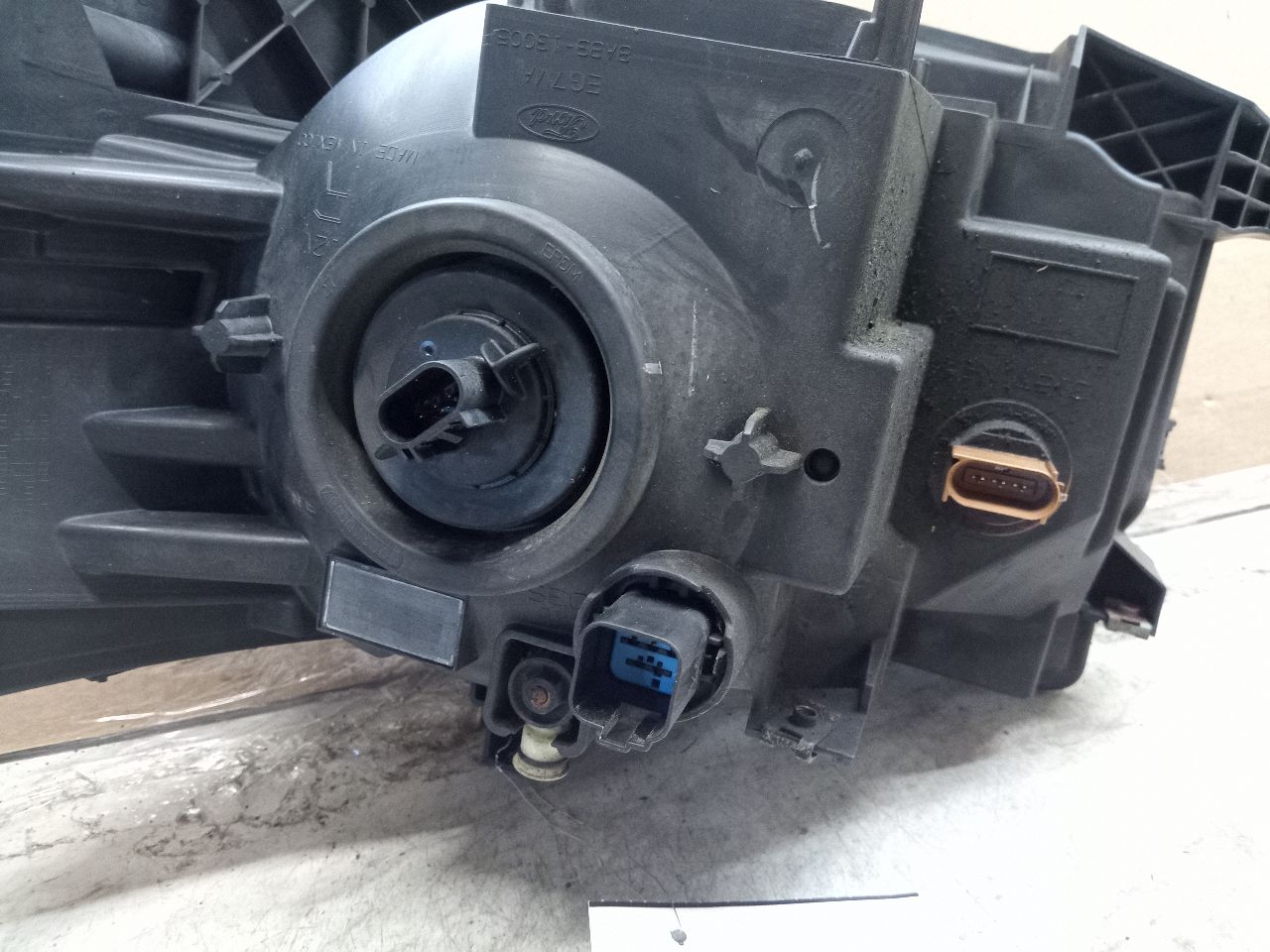2010 FORD FLEX 6cyl Gasoline 3.5 Right HEADLAMP ASSEMBLY - 244459 — photo 4