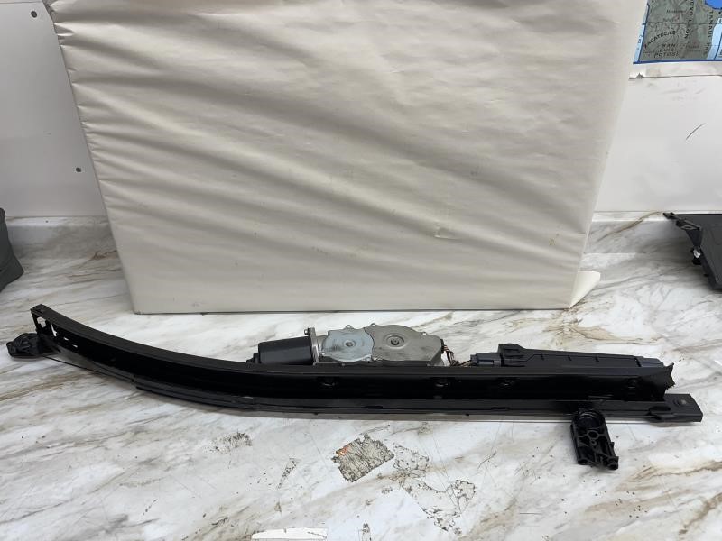 2012 DODGE CARAVAN Right ELECTRIC DOOR MOTOR - 2446 — photo 1