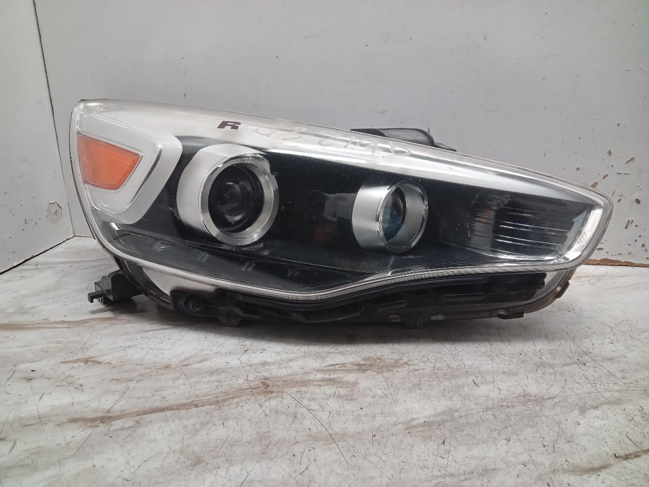 2014 KIA CADENZA 6cyl Gasoline 3.3 Right HEADLAMP ASSEMBLY - 244743