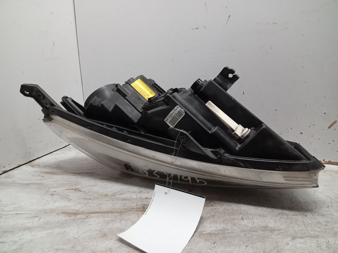 2014 KIA CADENZA 6cyl Gasoline 3.3 Right HEADLAMP ASSEMBLY - 244743 — photo 3