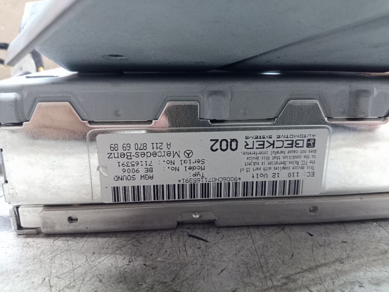 2007 MERCEDES-BENZ E-CLASS 6cyl Gasoline 3.5 Radio Audio - 244852 — photo 4