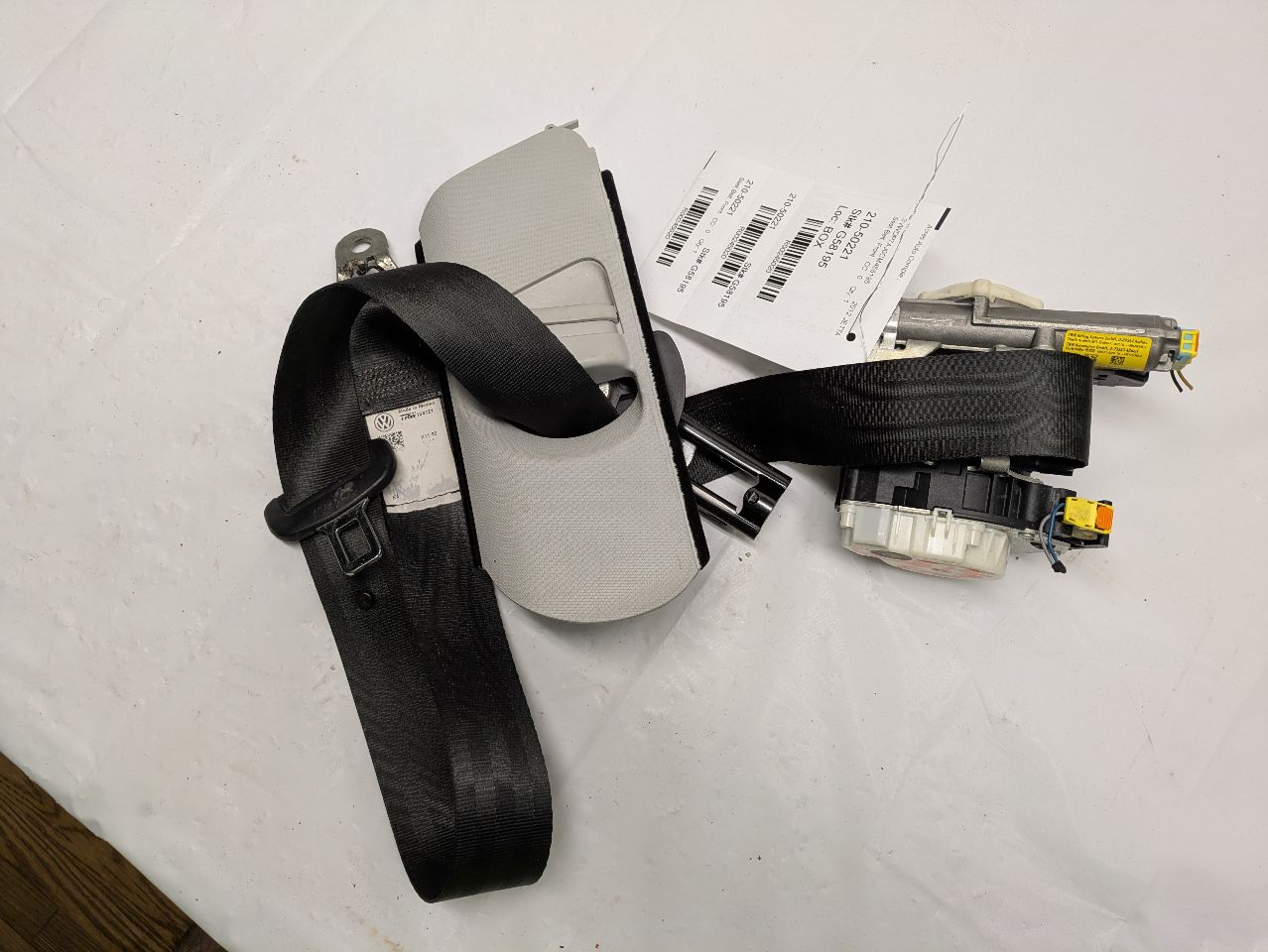 2012 VOLKSWAGEN JETTA 5Cyl Gasoline 2.5 PZEV Seat Belt, Front - 245020