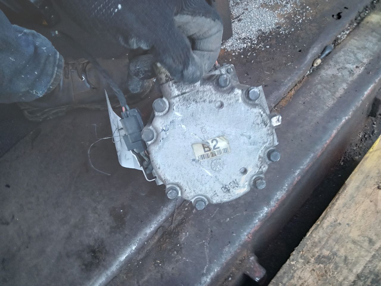 2015 KIA OPTIMA 4cyl Hybrid 2.4 AC COMPRESSOR - 245238 — photo 4