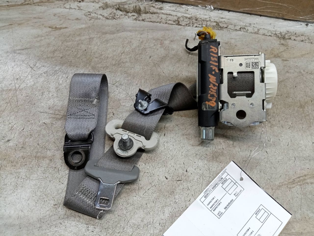 2012 VOLKSWAGEN ROUTAN 6 Cyl Gasoline 3.6 DI Seat Belt, Front - 245944