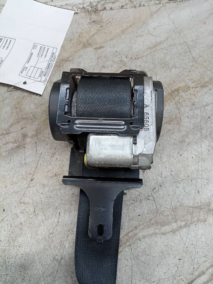 2011 NISSAN ROGUE 4cyl Gasoline 2.5 DOHC Seat Belt, Front - 247868 — photo 5
