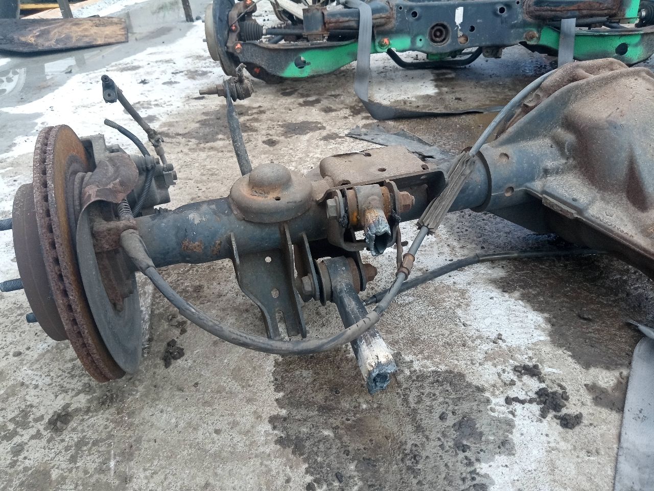 2014 DODGE 1500 PICKUP 8cyl Gasoline 5.7 HEMI AXLE ASSEMBLY, RR - 247992 — photo 4