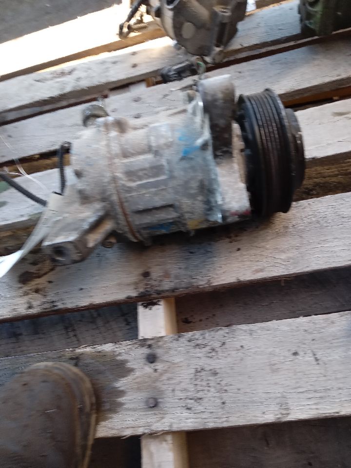 2013 GMC TERRAIN 6cyl Gasoline 3.6 AC COMPRESSOR - 248059 — photo 2