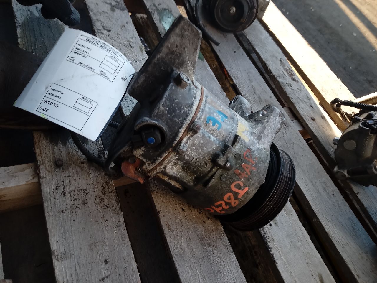2013 GMC TERRAIN 6cyl Gasoline 3.6 AC COMPRESSOR - 248059 — photo 3