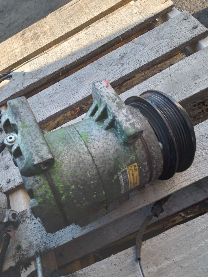 2013 DODGE DURANGO 6 cyl Gas Flex Fuel 3.6 AC COMPRESSOR - 248077 — photo 2